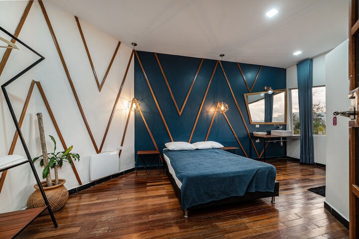 Room 4 of 60