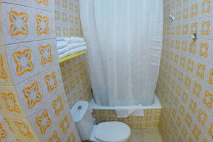 Room 4 of 24