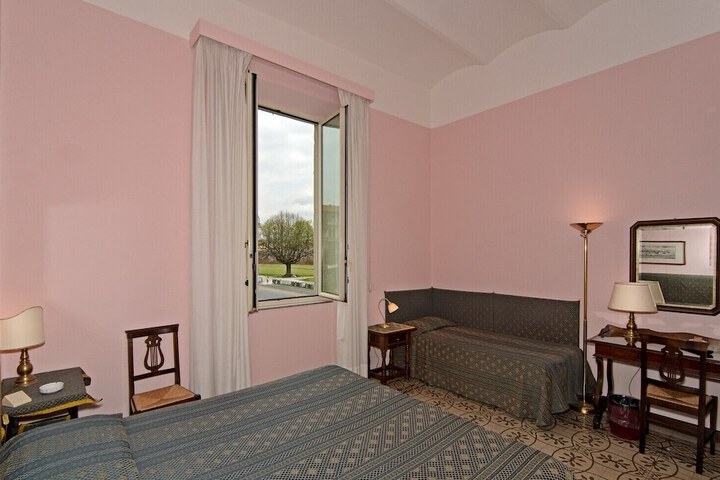 Room 54 of 85