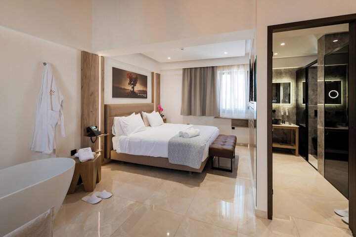 Room 7 of 42