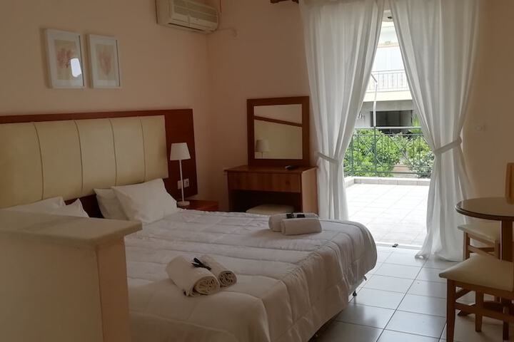 Room 15 of 49