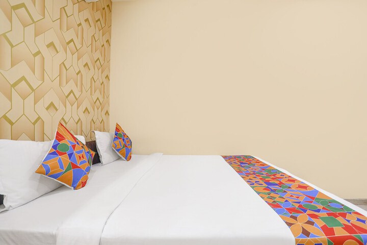Room 25 of 27