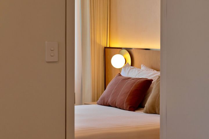 Room 33 of 71