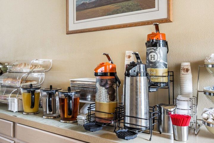 Breakfast/Coffee Service 22 of 29