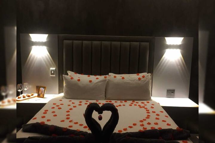 Room 7 of 42