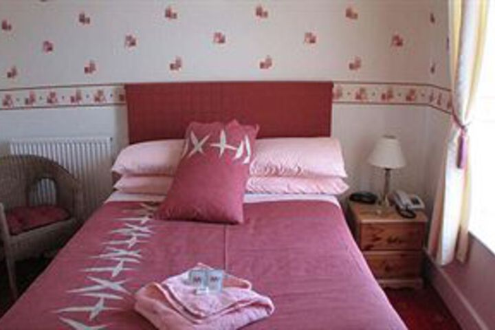 Room 6 of 11
