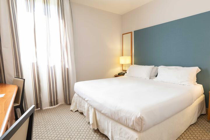 Room 10 of 49
