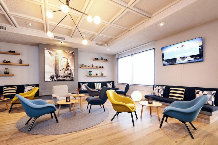 Guest Lobby