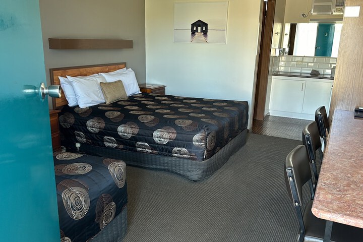 Room 6 of 26