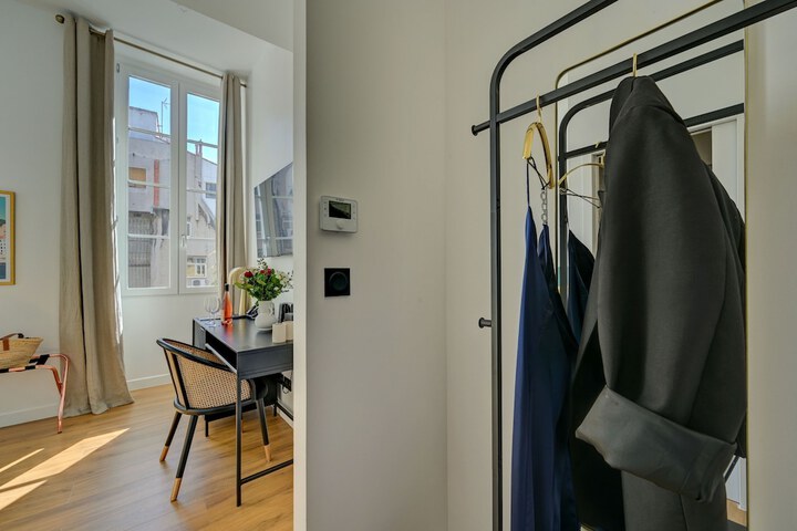 Room 11 of 42