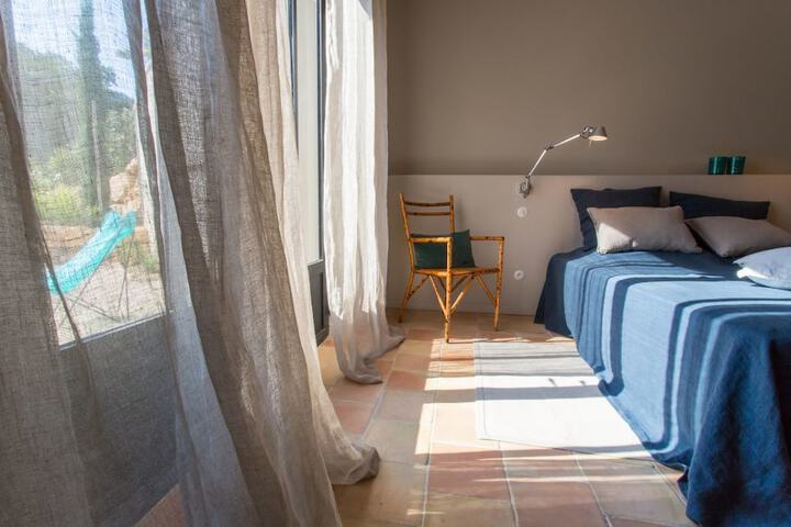 Room 2 of 46
