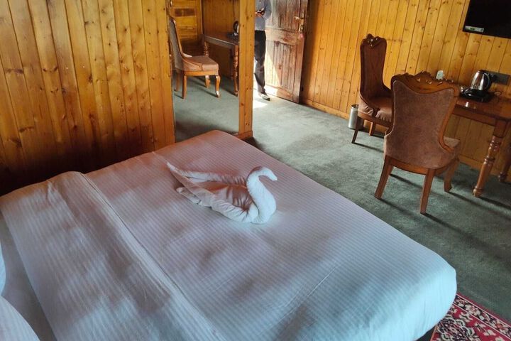 Room 5 of 26