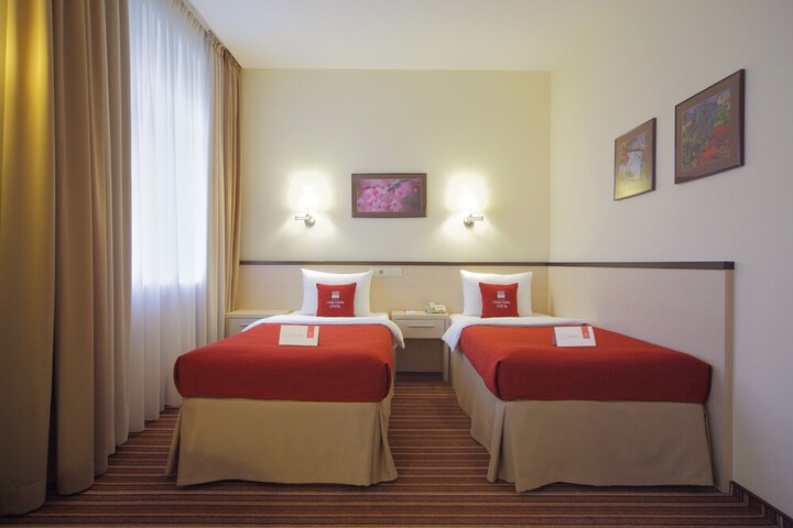 Room 25 of 72
