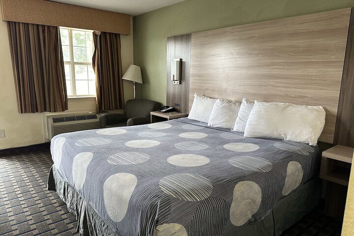 2 Queen Beds (1 of 5)