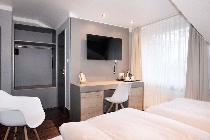 Room 6 of 39