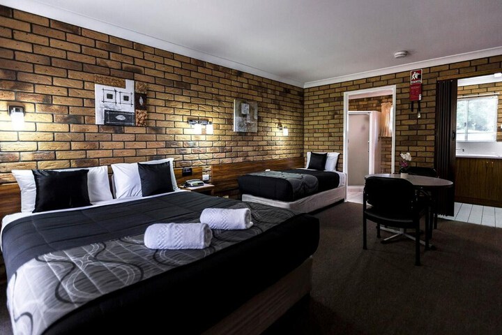 Room 9 of 41