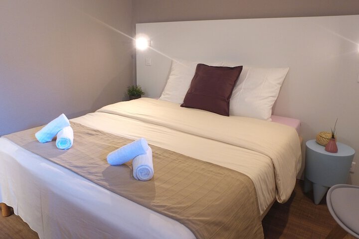 Room 9 of 48
