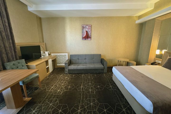 Room 35 of 64