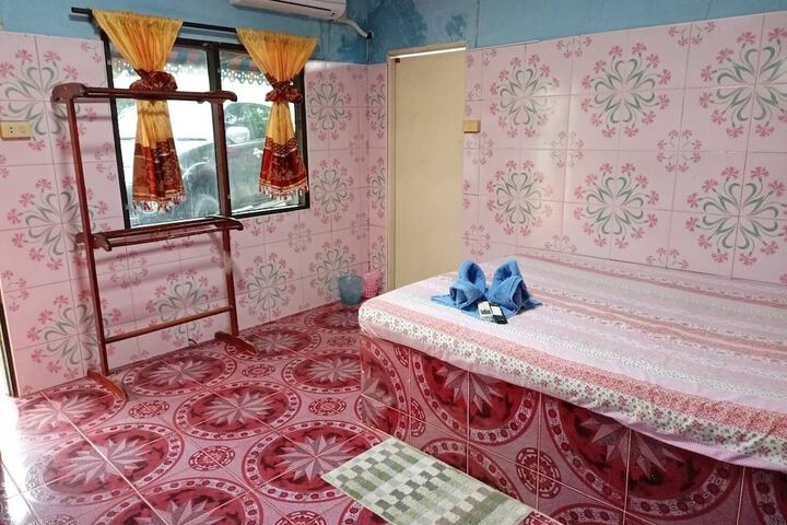 Room 10 of 36