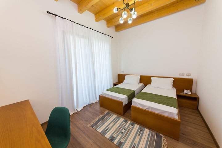 Room 15 of 46