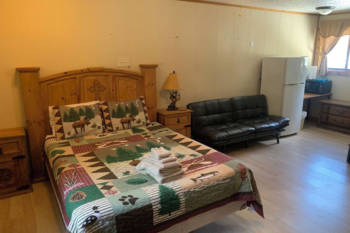 Room 9 of 18