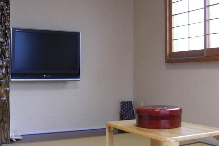 Room 27 of 69