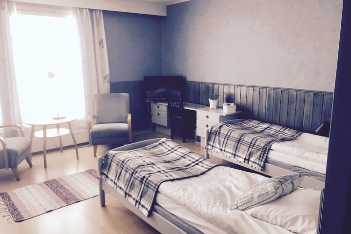 Room 4 of 33