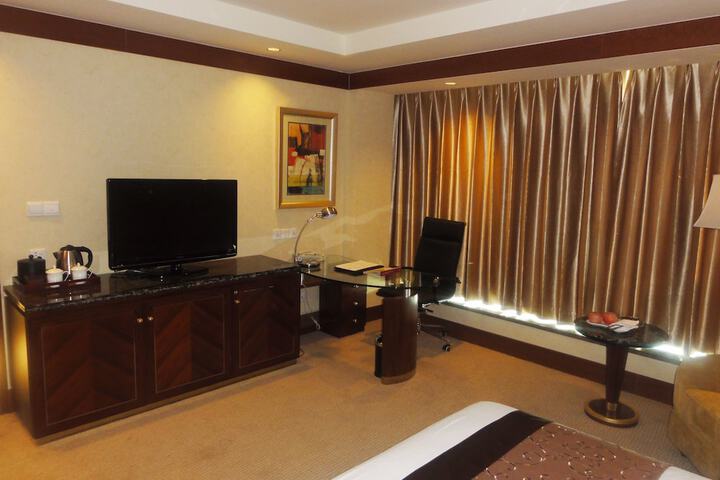 Room 16 of 41