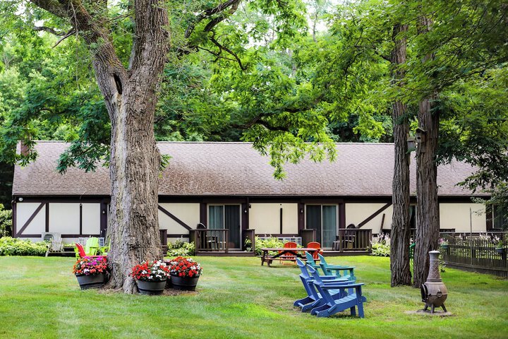 Hotel Exterior 29 of 40