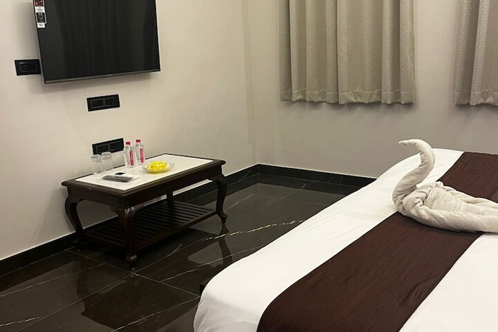 Room 8 of 15