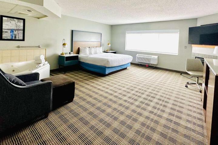 1 King Bed (1 of 34)