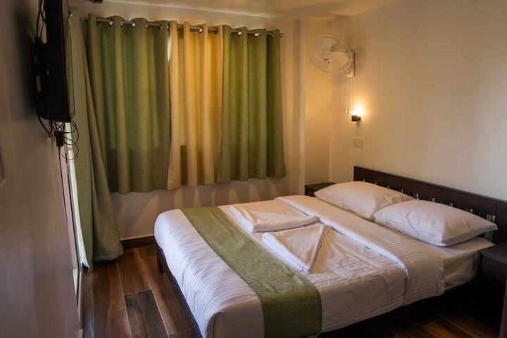 Room 3 of 12