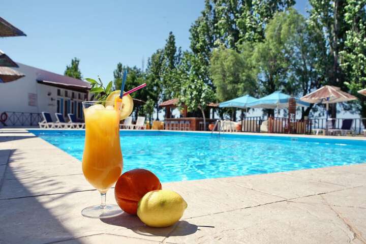 Hotel Pool