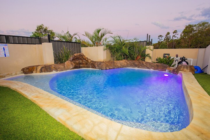 Pool 21 of 36