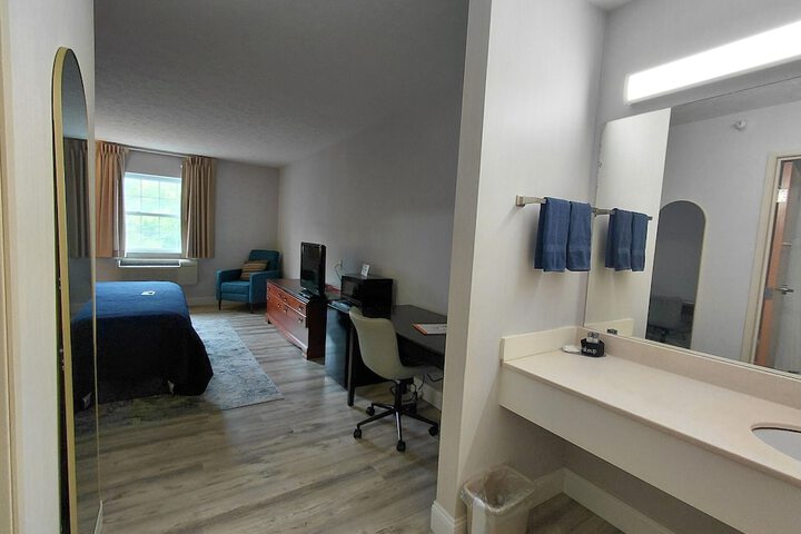 Room 17 of 36