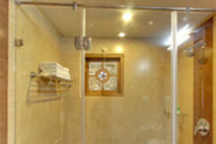 Room 9 of 26