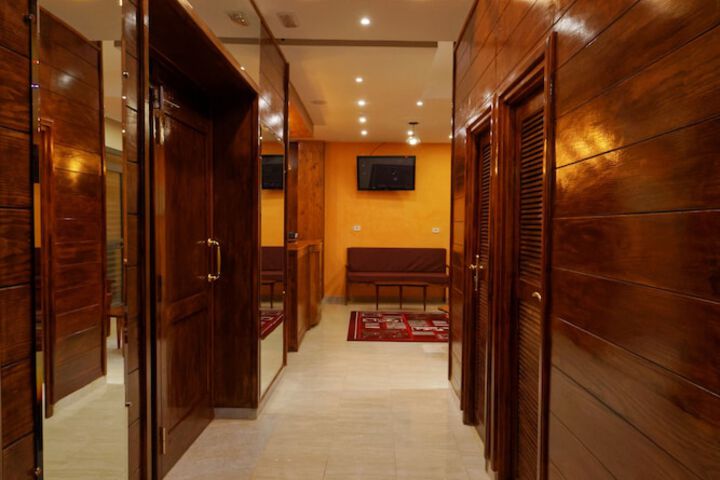 Room 3 of 28
