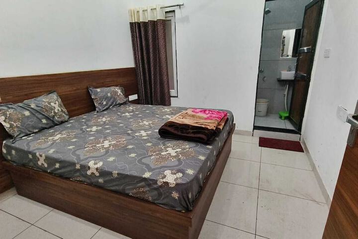 Hotel Reengus Raj