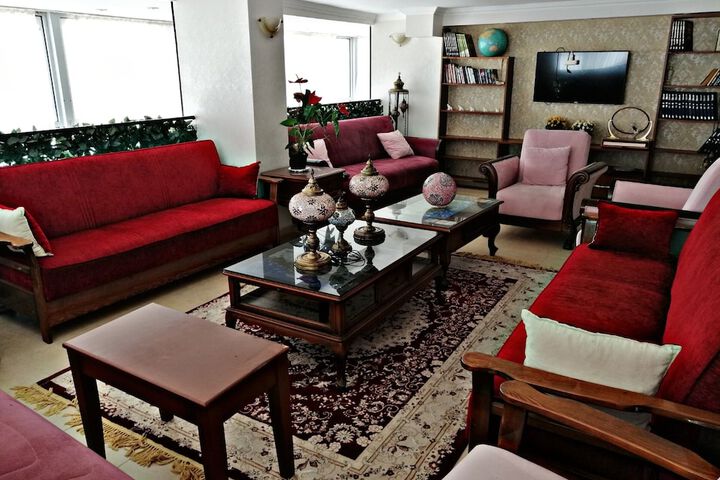 Room 10 of 27