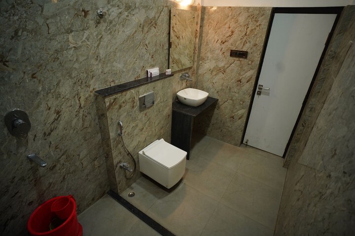 Room 19 of 19