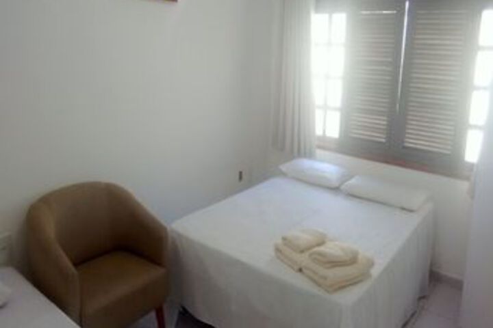 Room 11 of 40