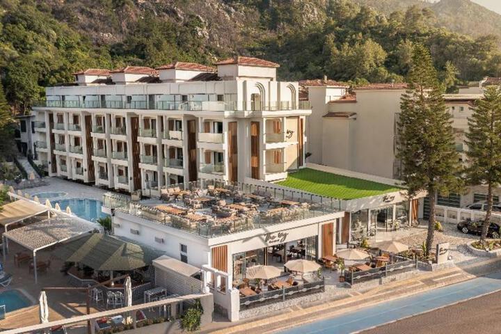 The Ivy Suites