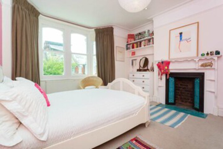 Room 15 of 22