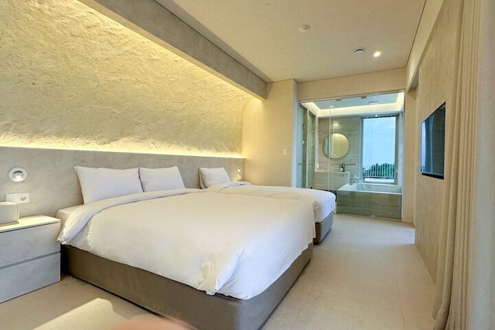 Room 17 of 78