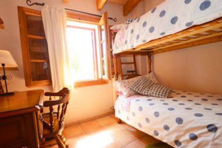 Room 4 of 23