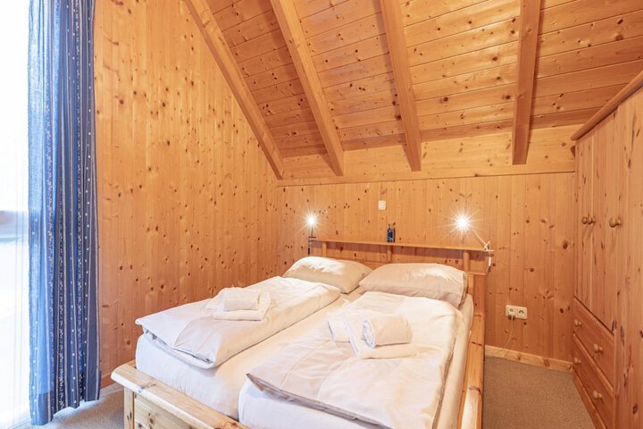 Room 5 of 40