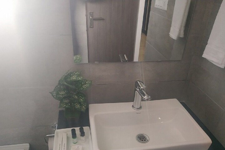 Room 27 of 53