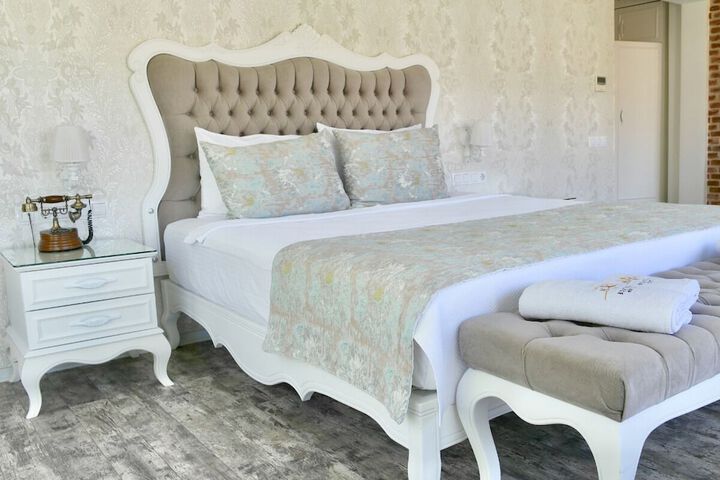 Room 28 of 106