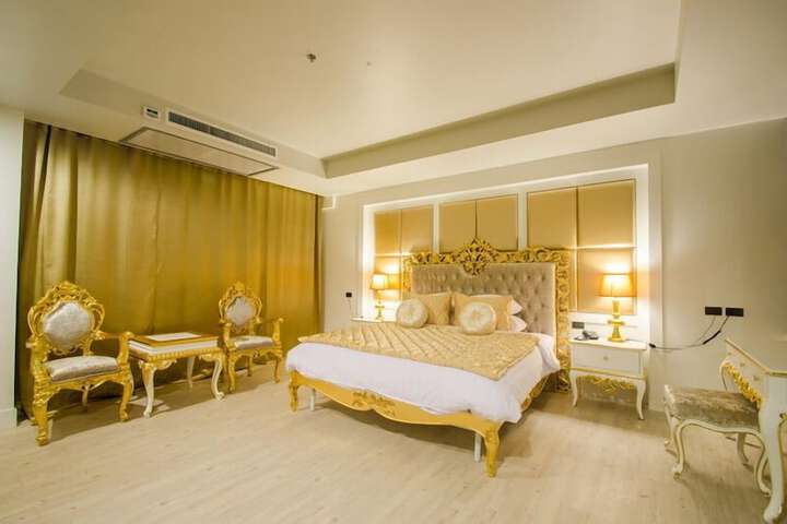 Room 38 of 60
