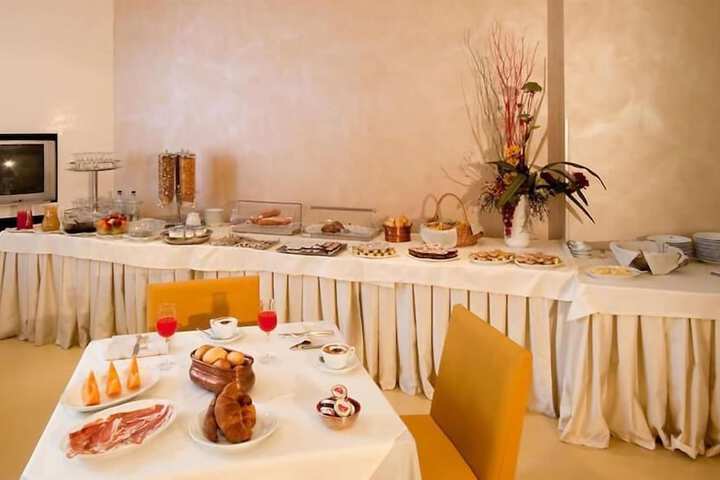 Dining Photos